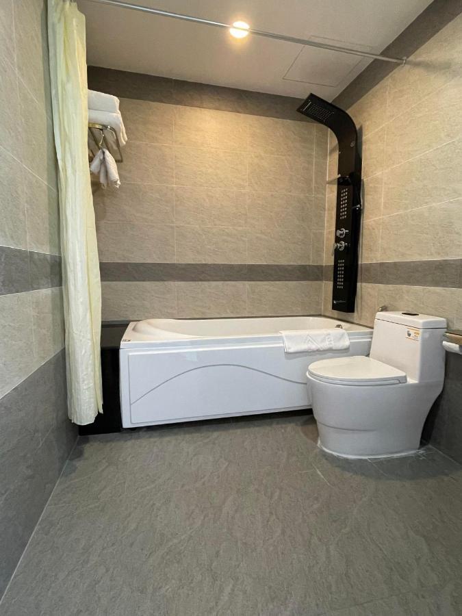 Y Linh Hotel Quy Nhon Exterior photo